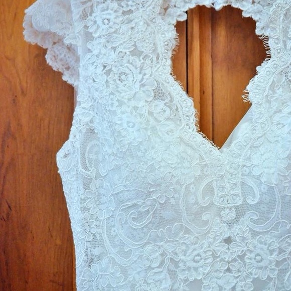 Allure Bridals Dresses & Skirts - Gorgeous Allure Romance wedding dress ivory size 8